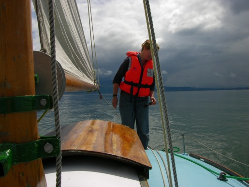 Sailing over a sand bank